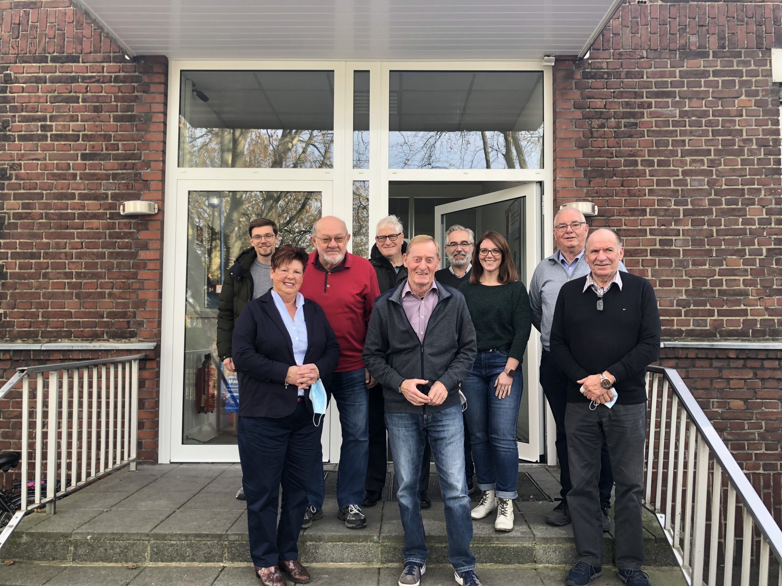 Jürgen Neesen (vordere Reihe Mitte) ist zusammen mit seinem SPD-Team bereit zum Start in die nächste Amtszeit der Arbeitsgemeinschaft 60plus.